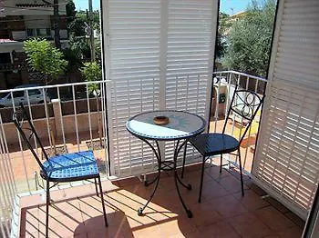 Apartamentos Caru Castelldefels